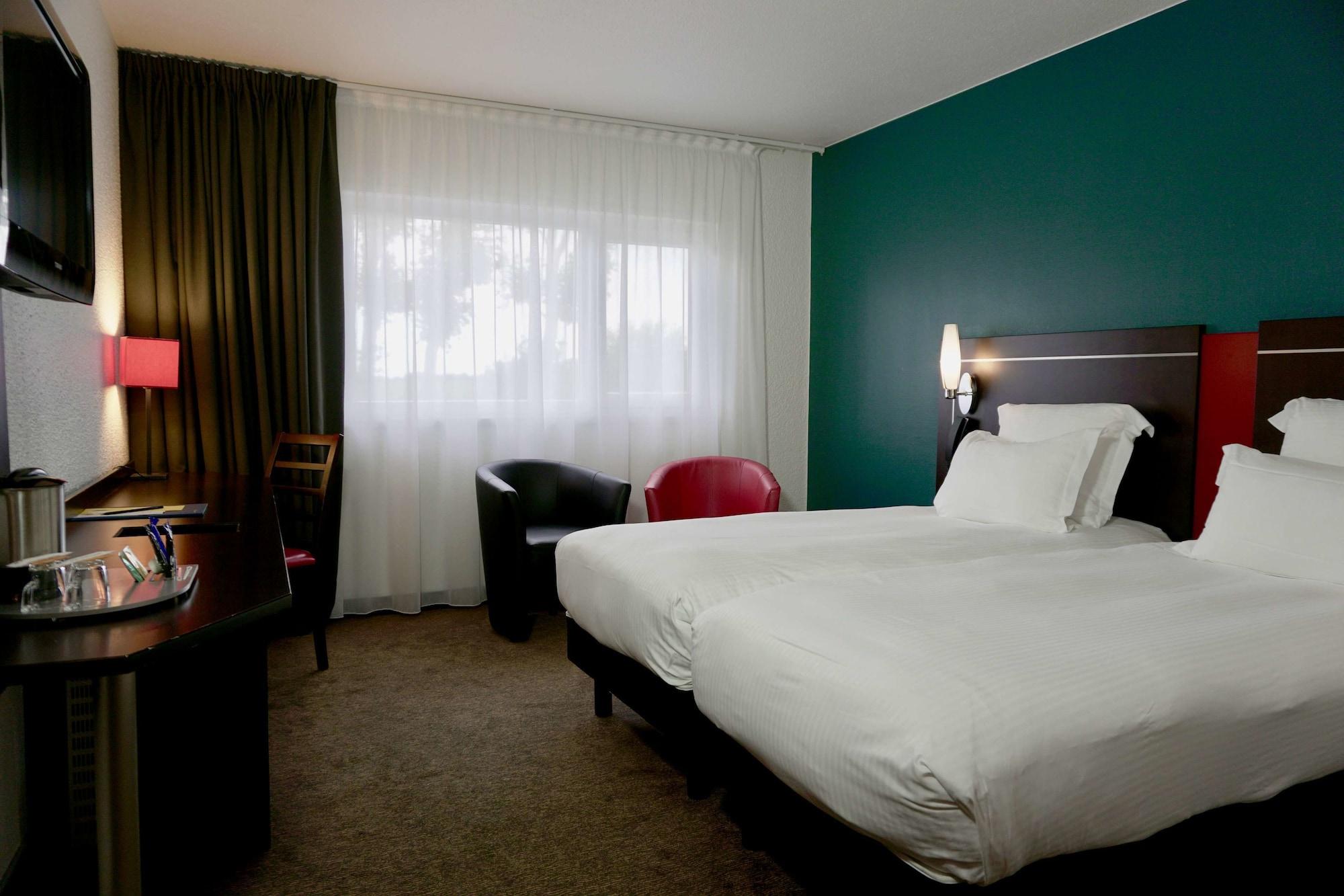 Hotel Golden Tulip Roissy Saint Witz Esterno foto