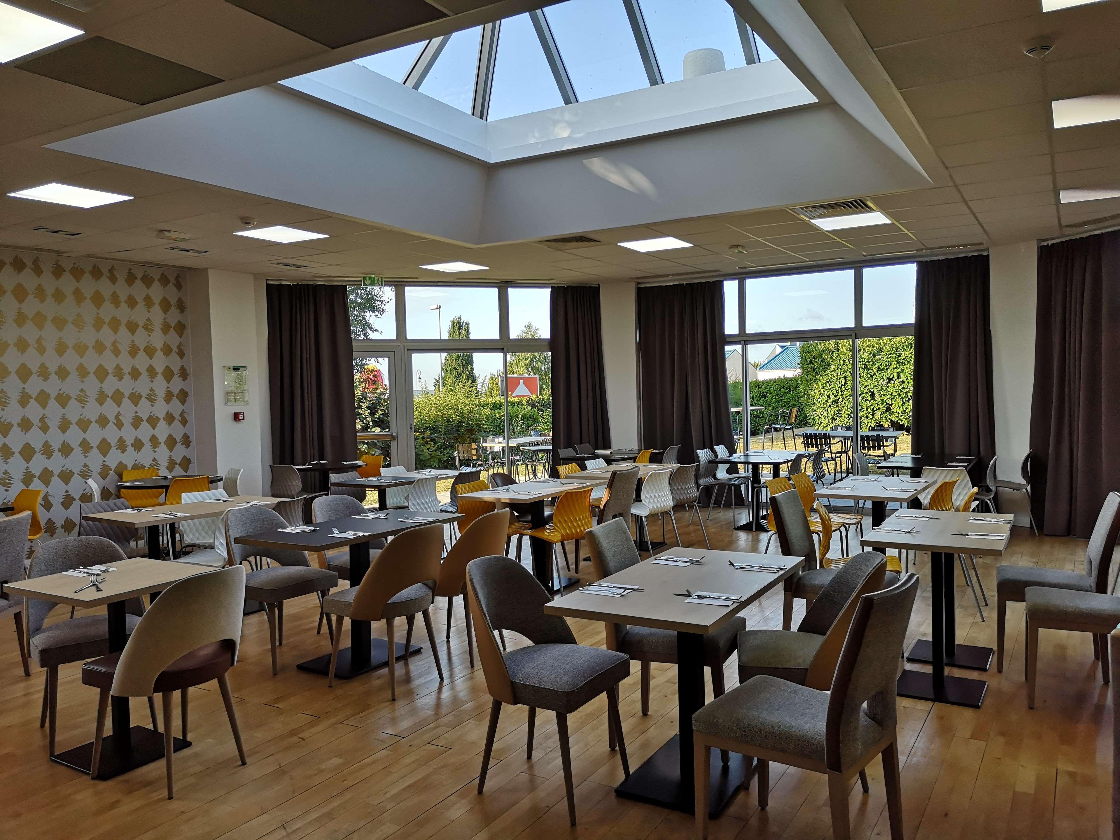 Hotel Golden Tulip Roissy Saint Witz Esterno foto