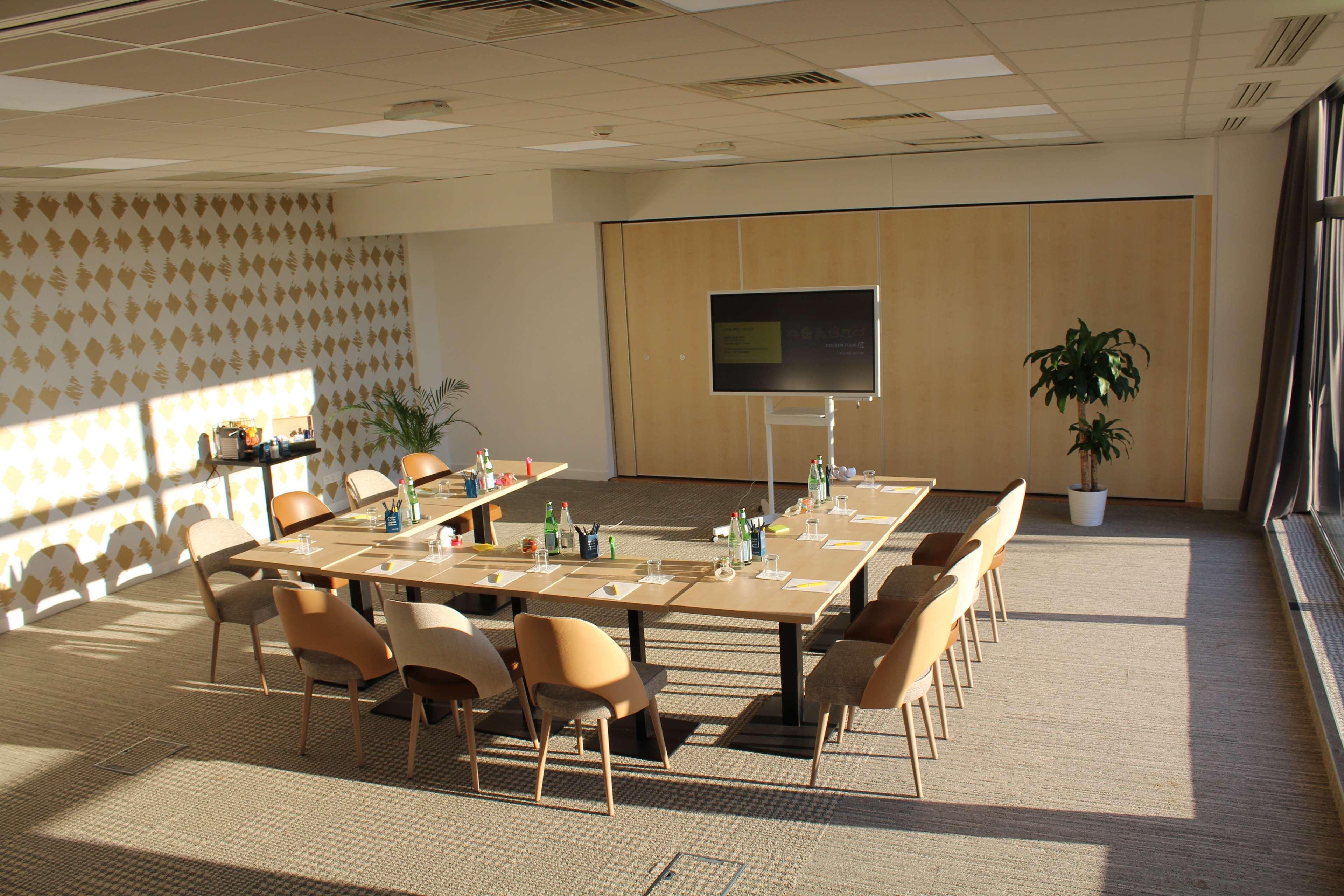 Hotel Golden Tulip Roissy Saint Witz Esterno foto